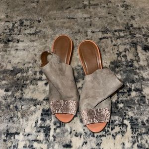 Donald Pliner heels. Good condition